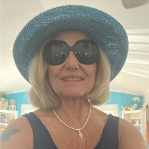 Meet your Posher, Cheryl